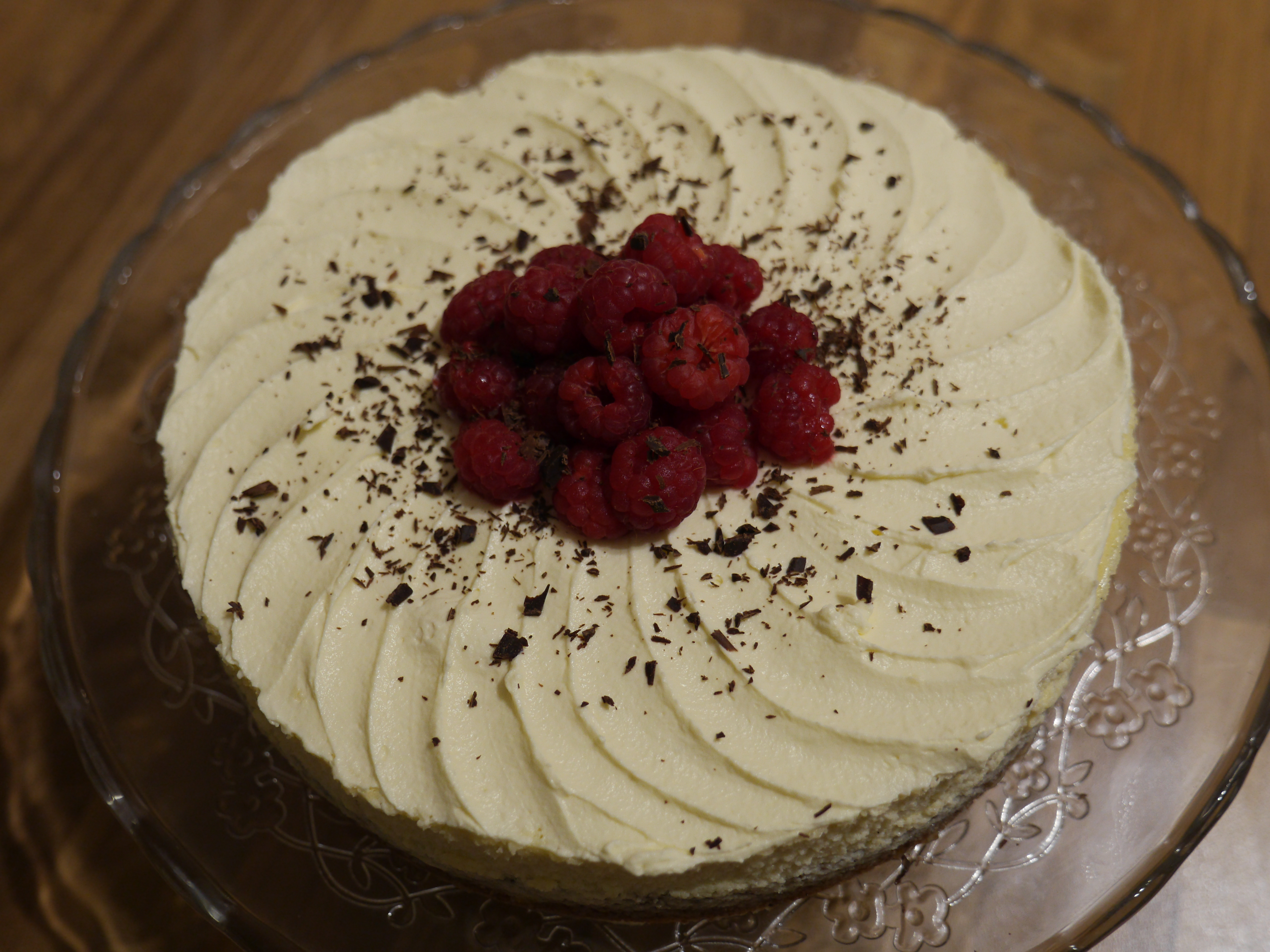 Raspberry & Hazelnut Cheesecake (Low-carb, gluten-free)