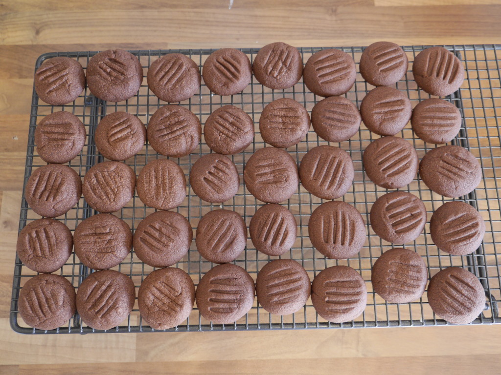 Chocolate Melting Moments aka YoYo Biscuits Oat Milk & Cookies