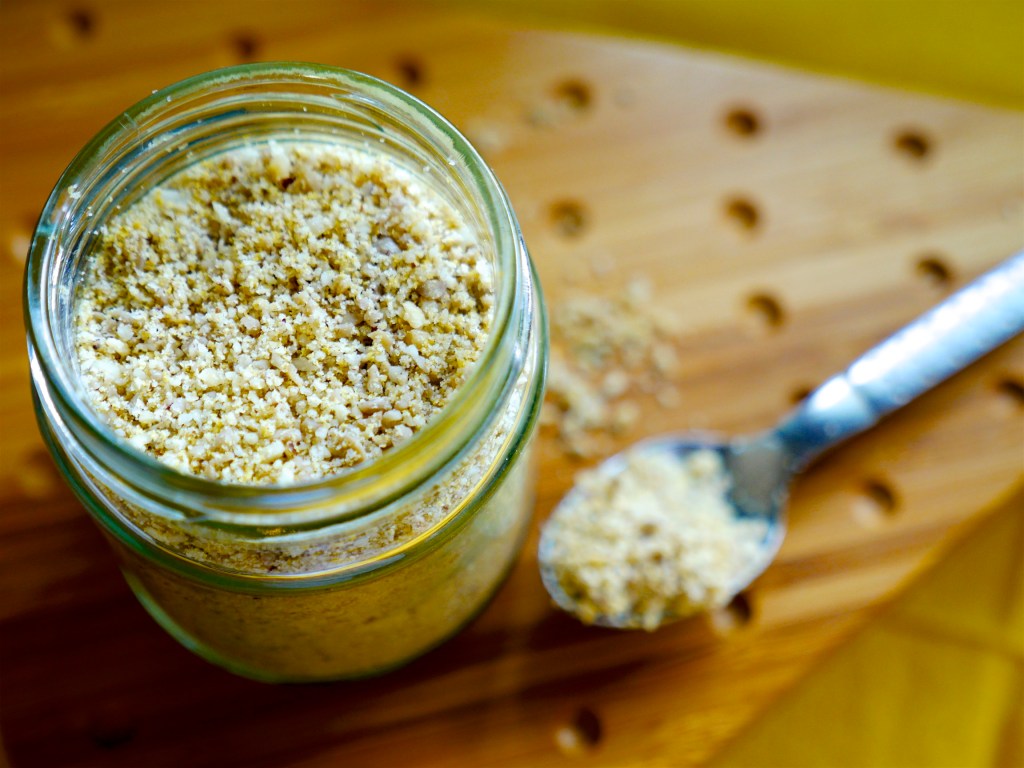 Savoury ‘Parmesan’ Sprinkles // Vegan&nbsp;Basics